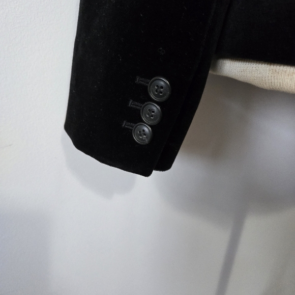 J.CREW Black Crushed Velvet Schoolboy Blazer. Size 2 - Picture 6 of 11